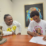 El Artista Urbano Seney firma contrato discográfico con el Sello «Sobrino Records